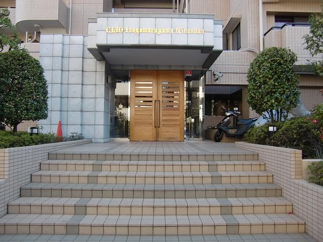 Entrance. Common areas