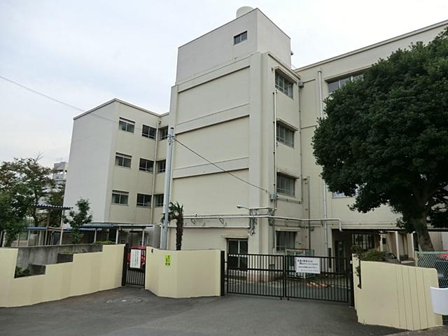 Junior high school. Yokohama Municipal Yokodai 1400m to the first junior high school