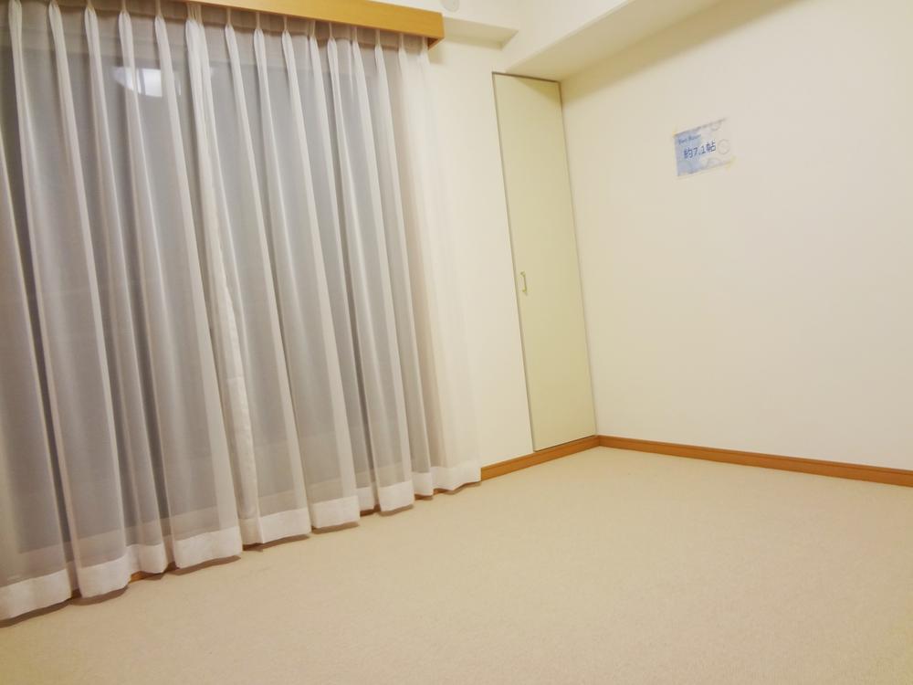 Non-living room. Indoor (12 May 2013) Shooting