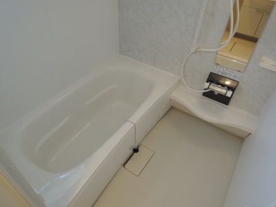 Bath. 1 square meters bathroom