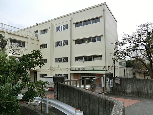 Junior high school. 500m to Yokohama Municipal Yokodai first elementary school