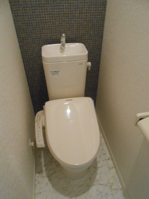 Toilet. Bidet