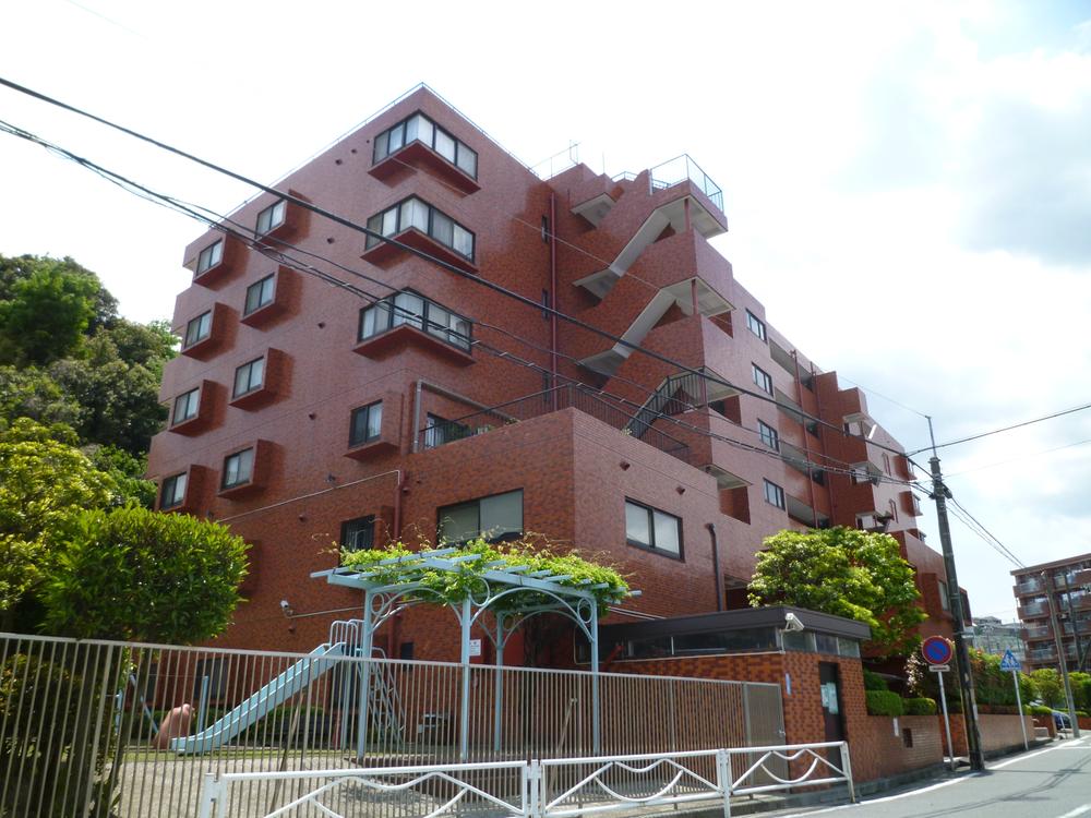 Local appearance photo. Appearance of the park adjacent