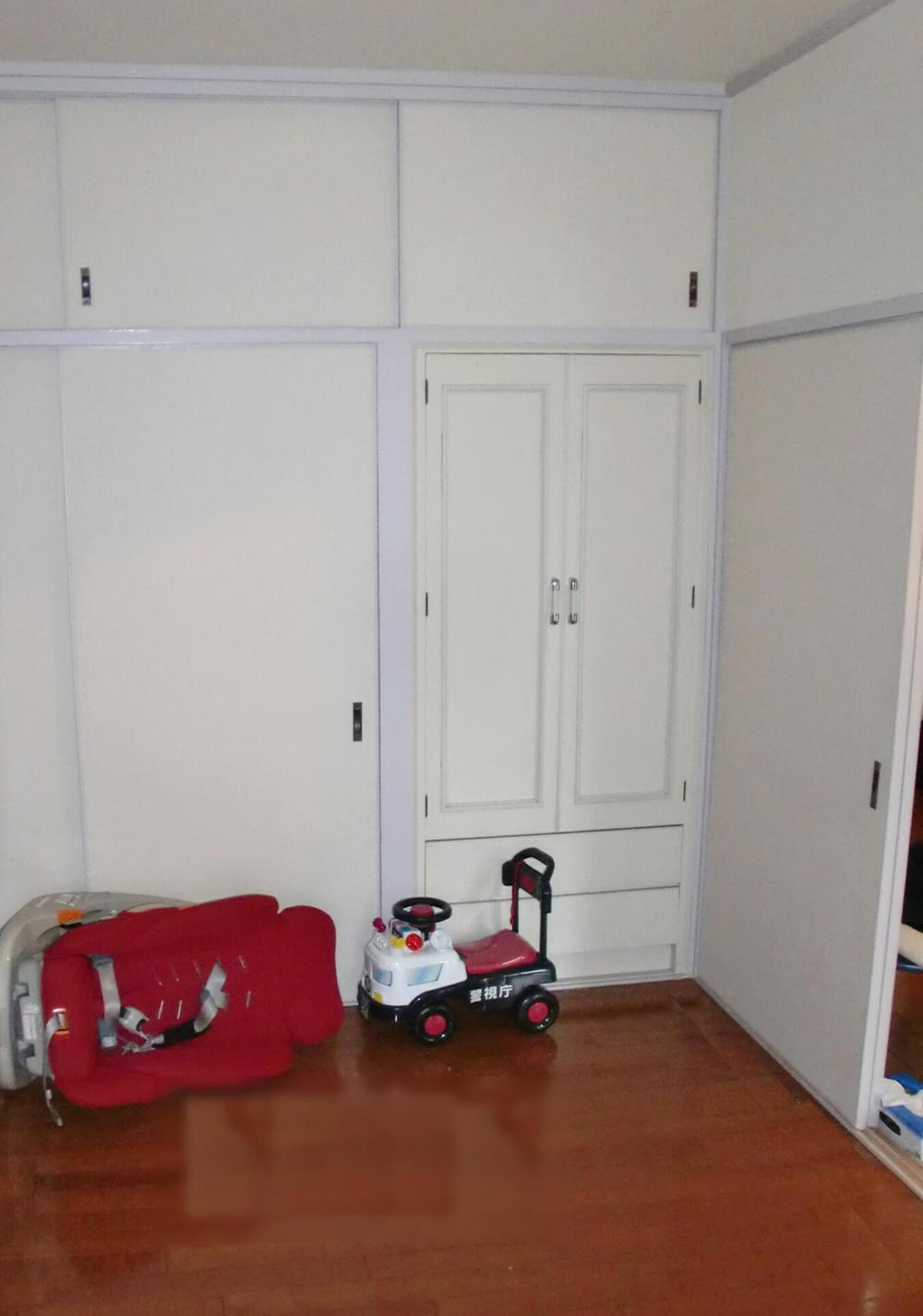 Non-living room. Indoor (September 2013 shooting)