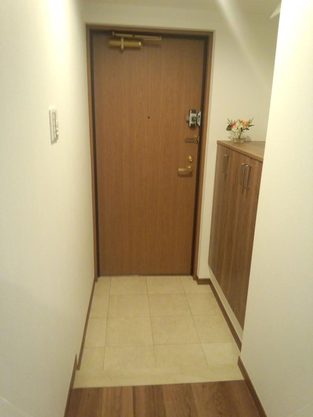 Entrance. Local (12 May 2013) Shooting