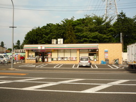 Convenience store. 1112m to Seven-Eleven (convenience store)