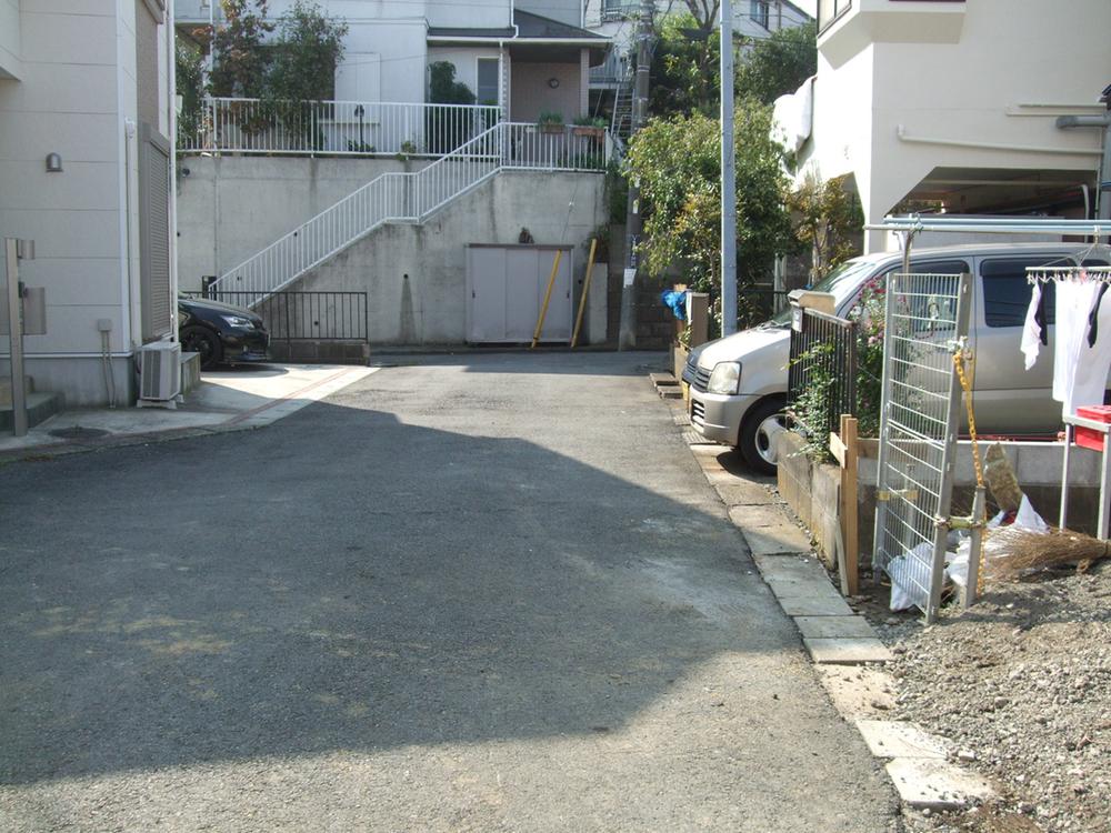 Local photos, including front road. Local (11 May 2013) Shooting