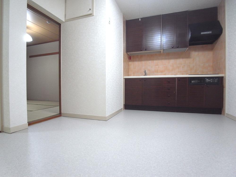 Living. Dining (12 May 2013) Shooting