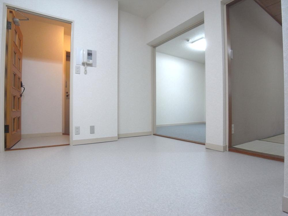 Living. Dining (12 May 2013) Shooting