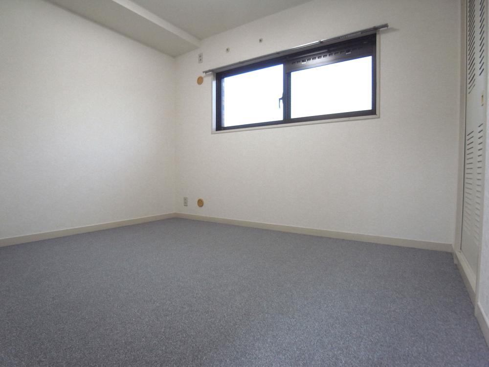 Non-living room. Indoor (12 May 2013) Shooting