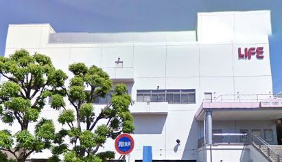 Supermarket.  ☆ Sotetsu to life (super) 626m