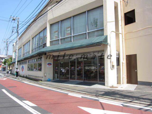 Supermarket. A Co-op mini Gumizawa store up to (super) 1140m