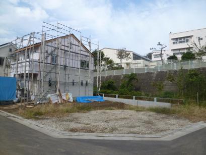 Local photos, including front road. There is a convenience store close to ☆