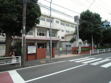 Primary school. (Photo) Seya 700m Iida north elementary school to Sakura elementary school can also be selected. About 2050m