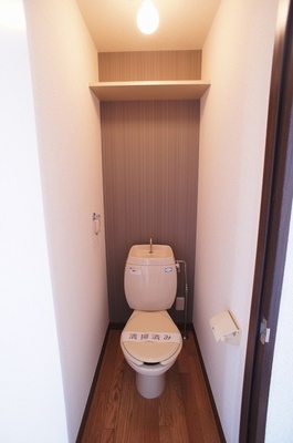 Toilet. Accent cross is stylish toilet is of course, bus ・ Restroom!