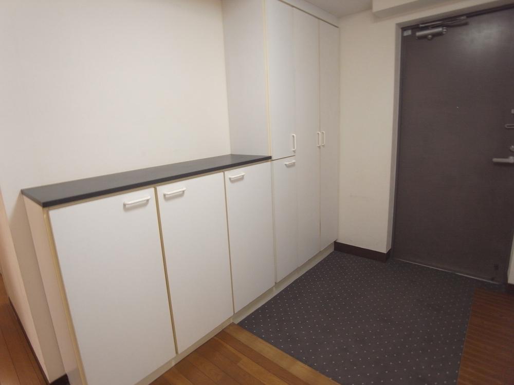 Entrance. Entrance (September 2013) Shooting