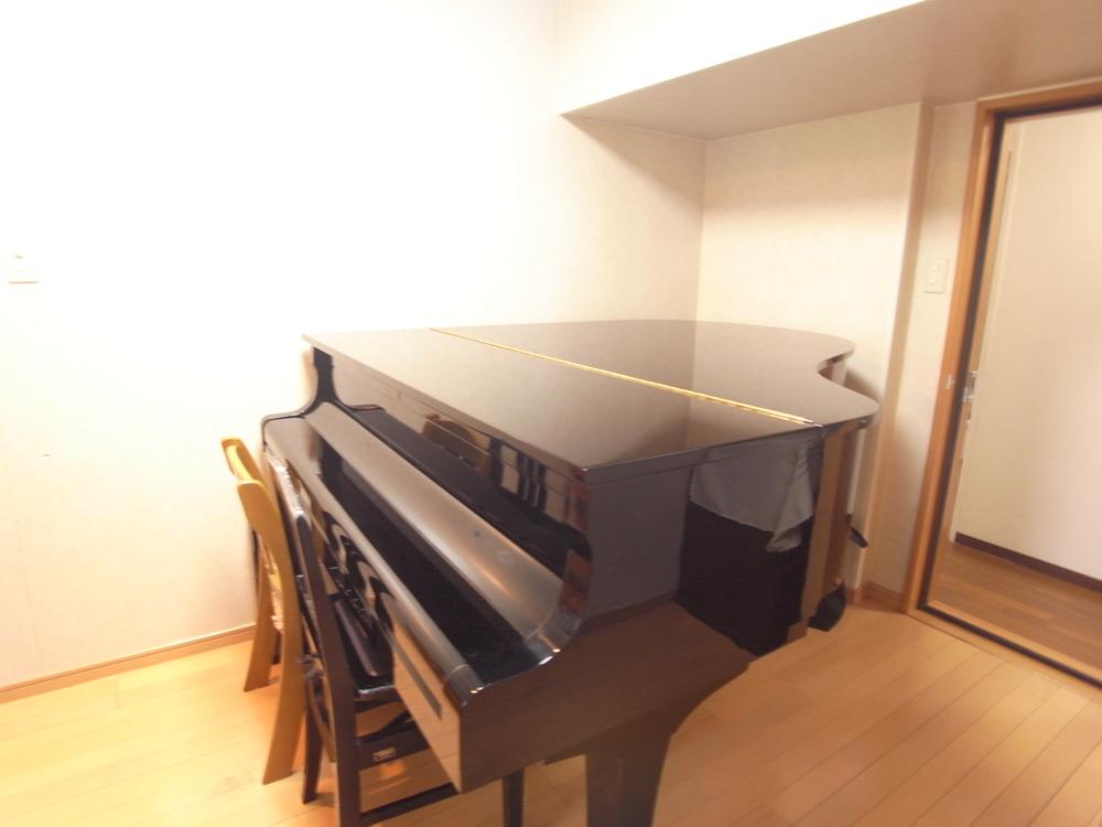 Non-living room. Soundproof room (September 2013) Shooting