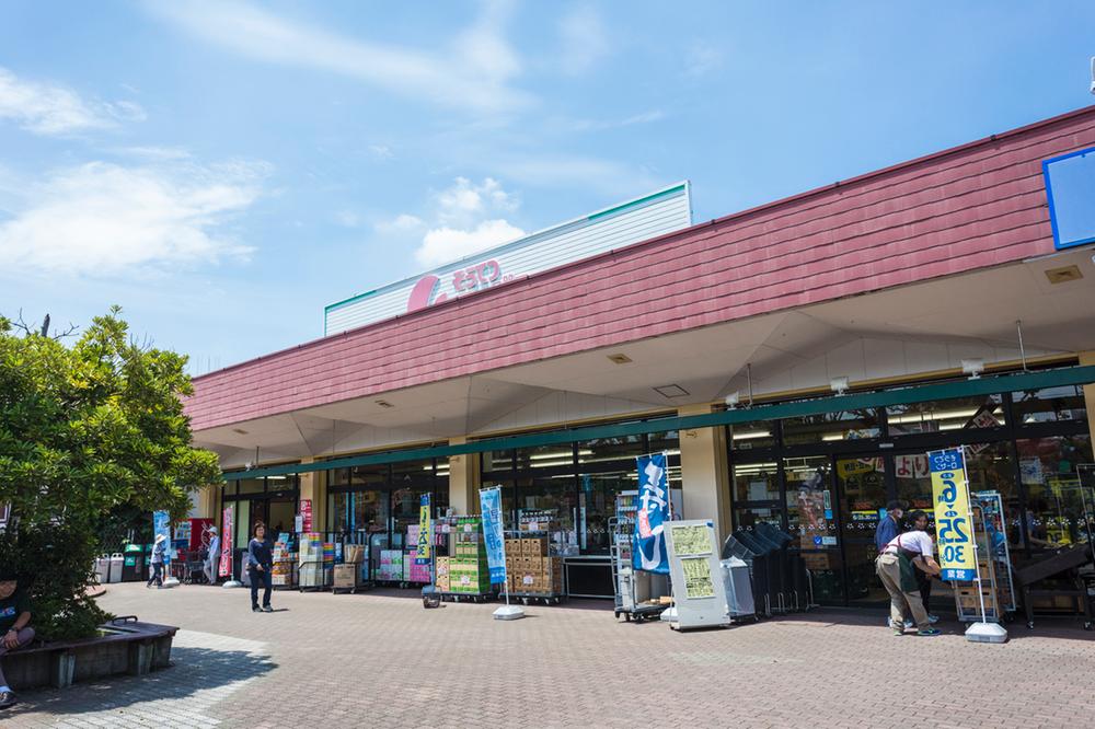 Supermarket. This is useful because it is in 550m Station to Sotetsu Rosen south Makigahara shop.
