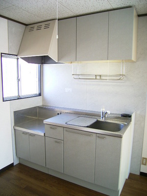 Kitchen. Bright kitchen with a window! Also plenty of jewels up and down storage!