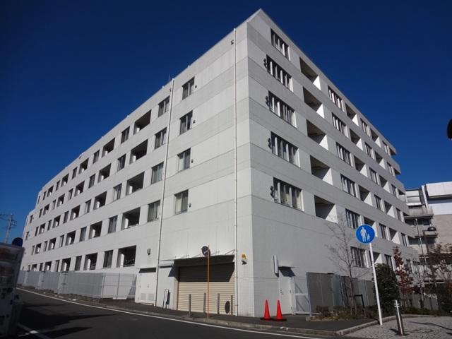 Local appearance photo. Local (11 May 2013) Shooting