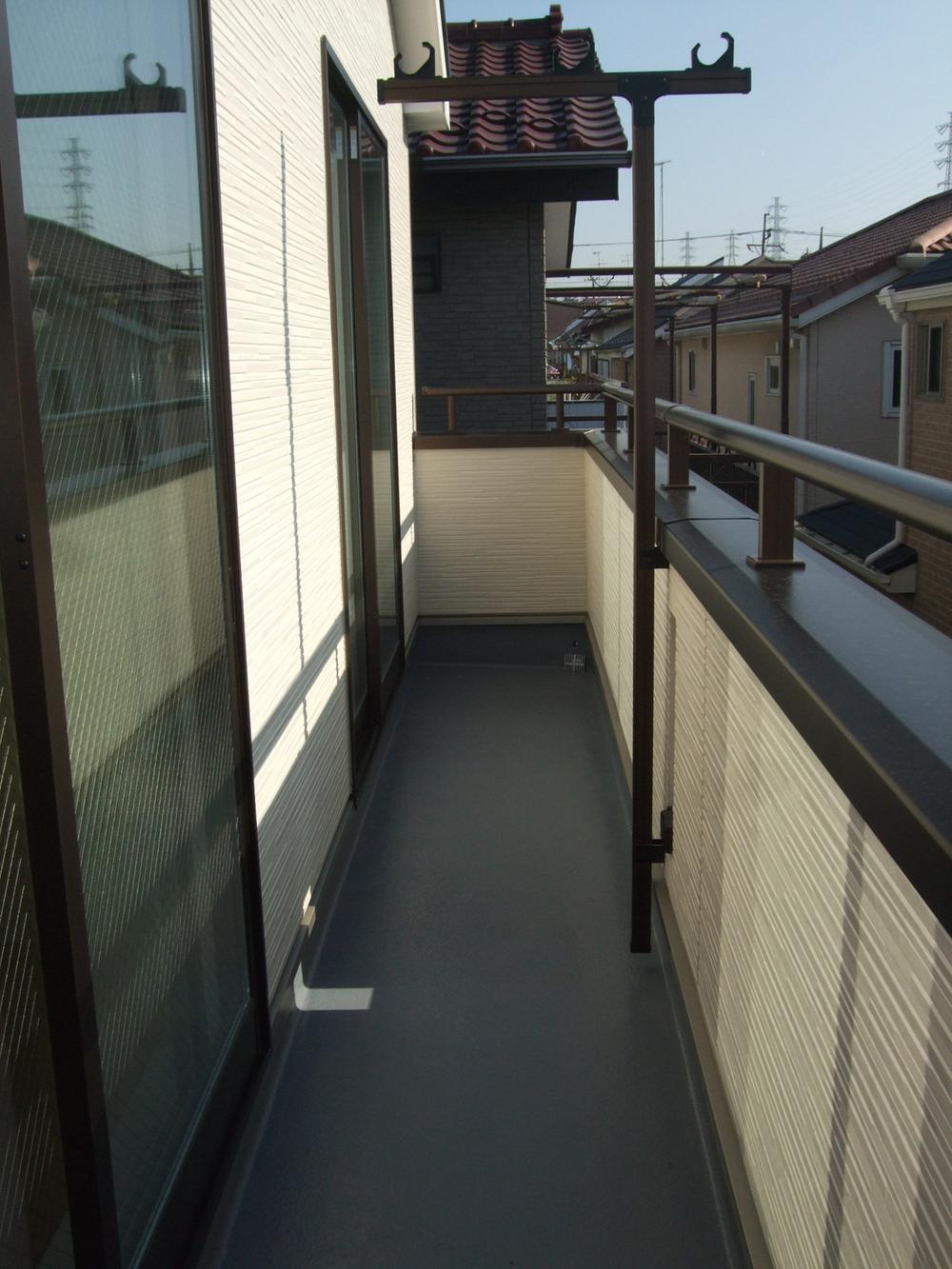 Balcony. Wide balcony.