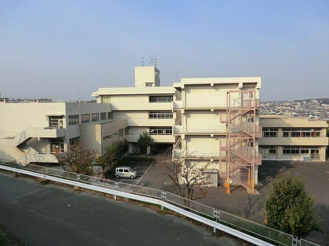 Junior high school. 681m to Yokohama Municipal Ryoke junior high school