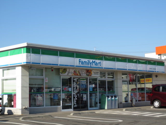 Convenience store. 180m to FamilyMart Izumi Kamakuramichi store (convenience store)