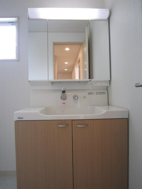 Wash basin, toilet. Enforcement example (same specifications)