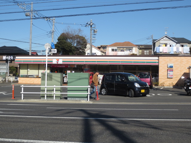 Convenience store. Seven-Eleven Yokohama Izumi Kuyakushomae store up (convenience store) 617m