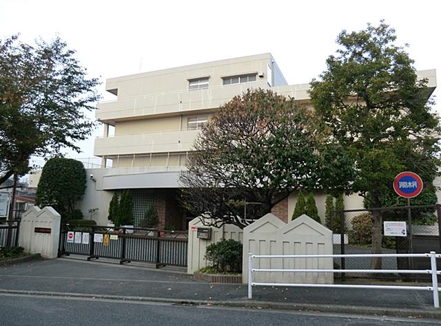 Primary school. Yokohama Municipal Midorien to Nishi Elementary School 708m