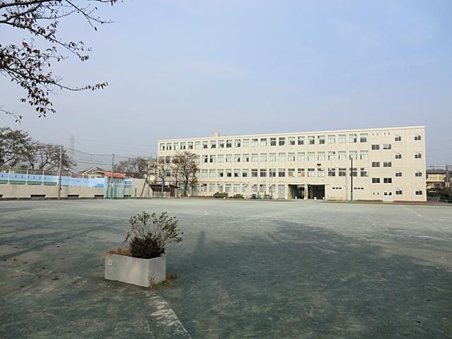 Primary school. Kadono until elementary school 200m