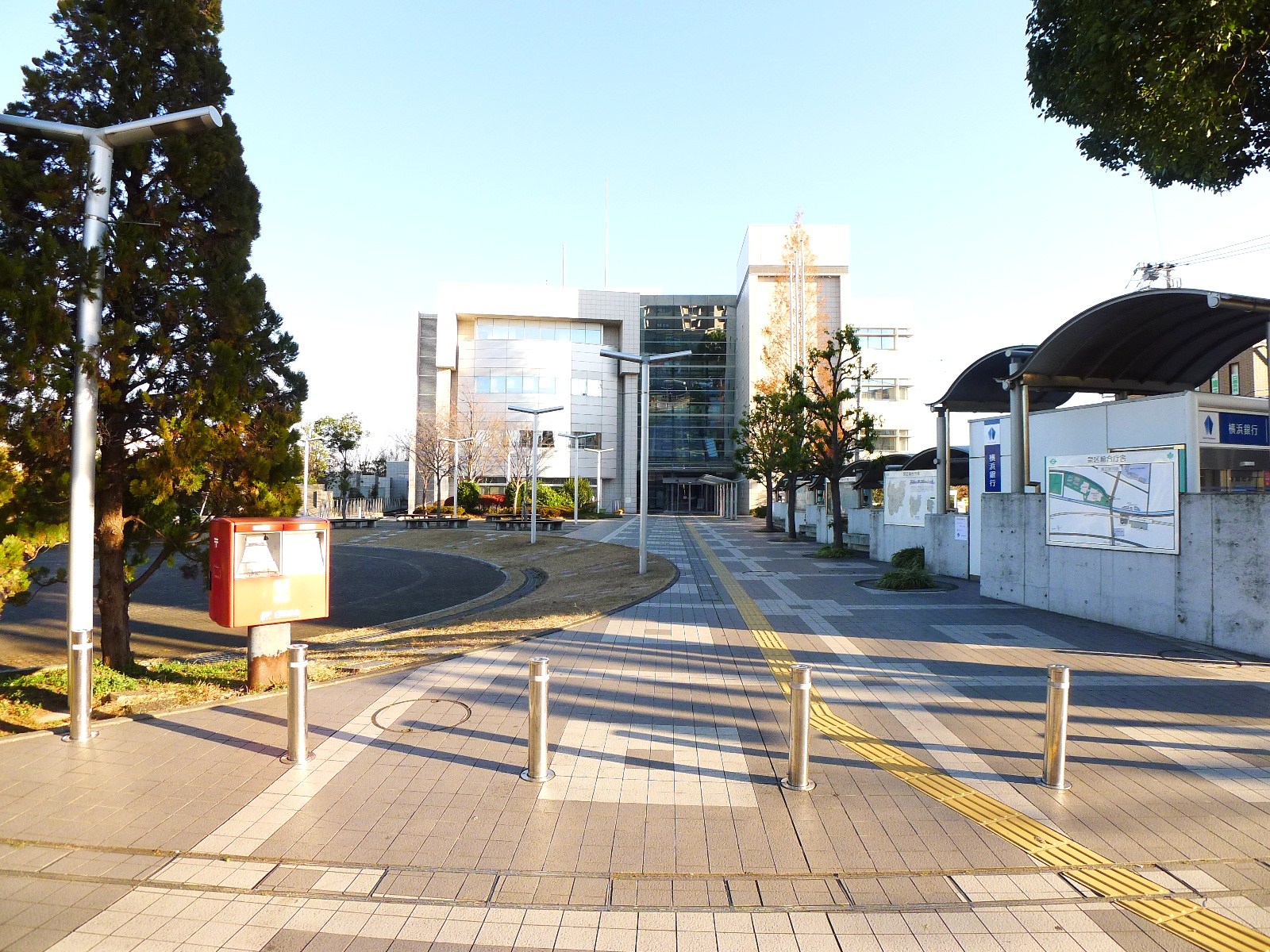 Government office. Yokohama 900m until Izumi Ward Office (General Government building) (office)