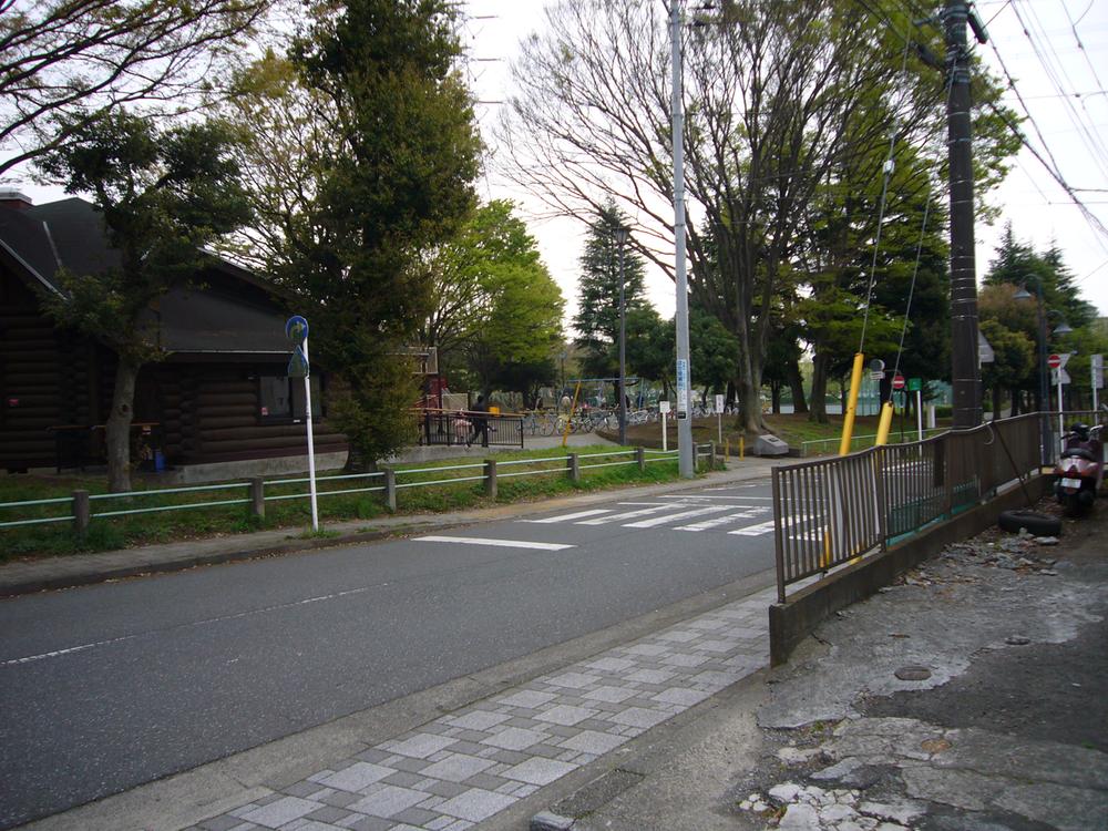 park. A 2-minute walk Izumi board park