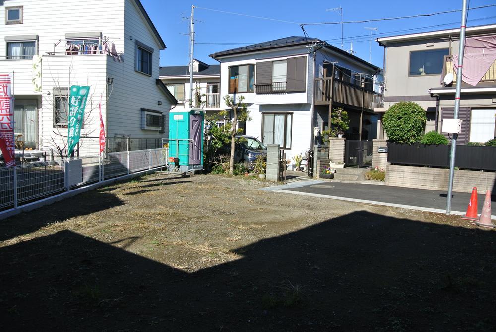 Local appearance photo. Local (12 May 2013) Shooting