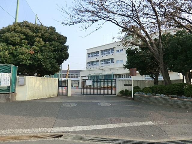 Junior high school. 1500m to Yokohama Municipal Nakata Junior High School