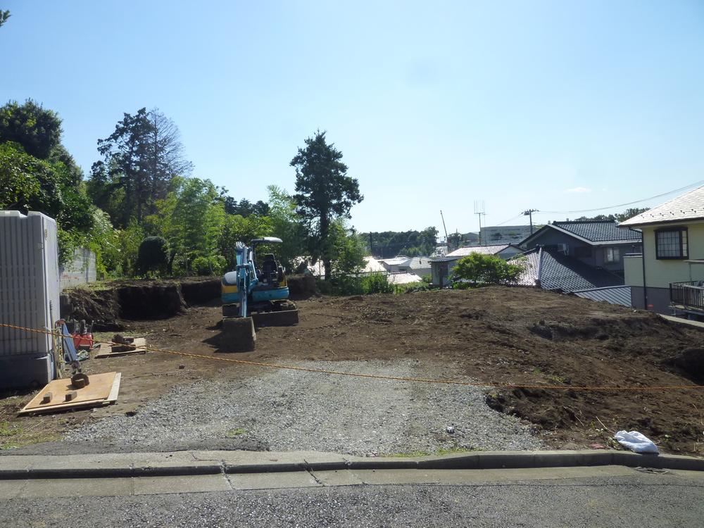 Local photos, including front road. Local (10 May 2013) Shooting