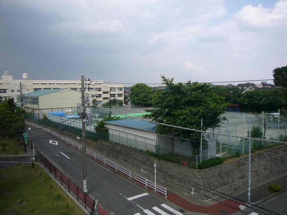 Primary school. Kamiida elementary school a 5-minute walk
