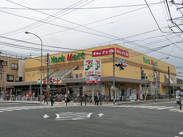 Supermarket. 1040m shopping facilities are also enriched to York Mart position shop! It can also slow shopping wife! !