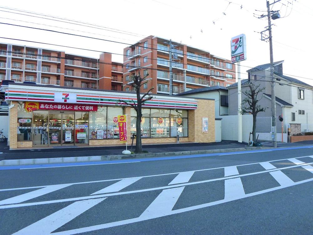 Convenience store. Seven-Eleven Yokohama Shimoida 1000m to the station shop
