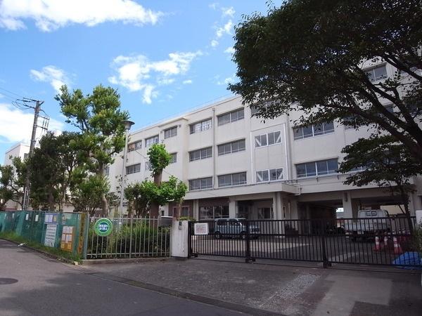Primary school. 629m to Yokohama City under Izumi Elementary School
