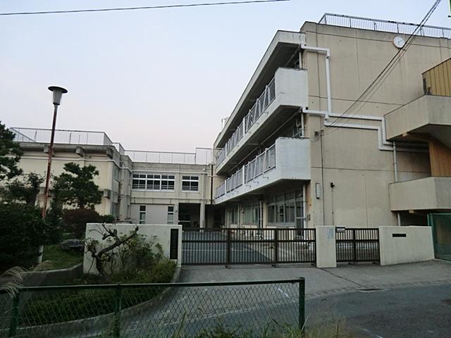 Junior high school. 1600m to Yokohama City Tachioka Tsu junior high school
