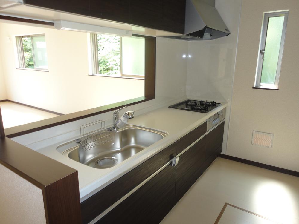 Kitchen. August 2013 shooting