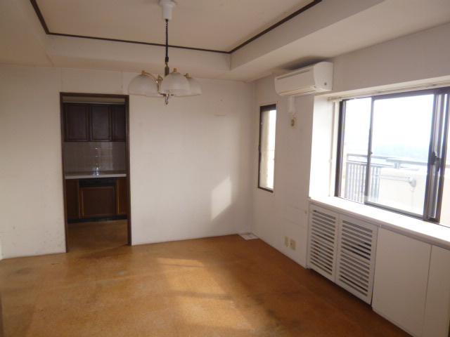 Non-living room. Indoor (11 May 2013) Shooting