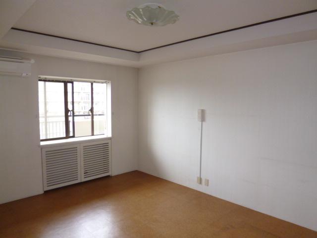 Non-living room. Indoor (11 May 2013) Shooting