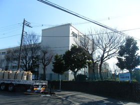 Primary school. 620m to the bottom Izumi elementary school (elementary school)