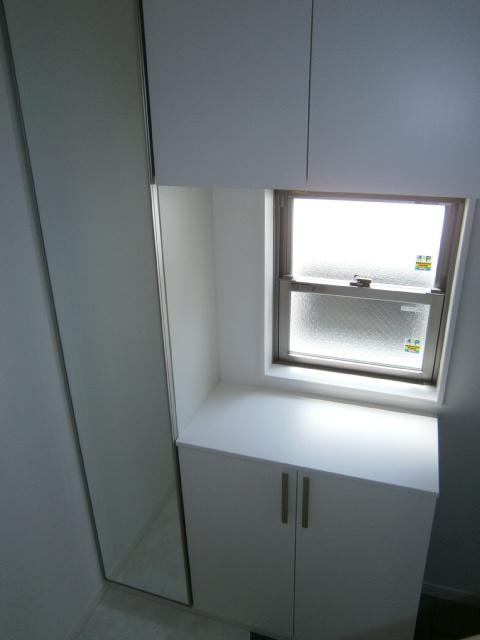 Local photos, including front road. Enforcement example