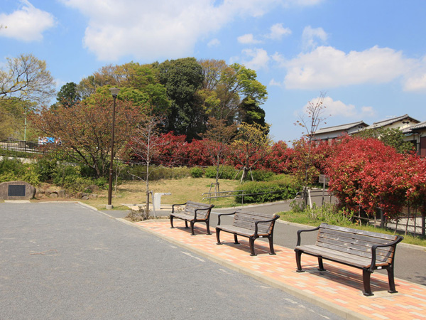 Surrounding environment. Izumi-cho SakumigiEmon park (a 9-minute walk / About 700m)
