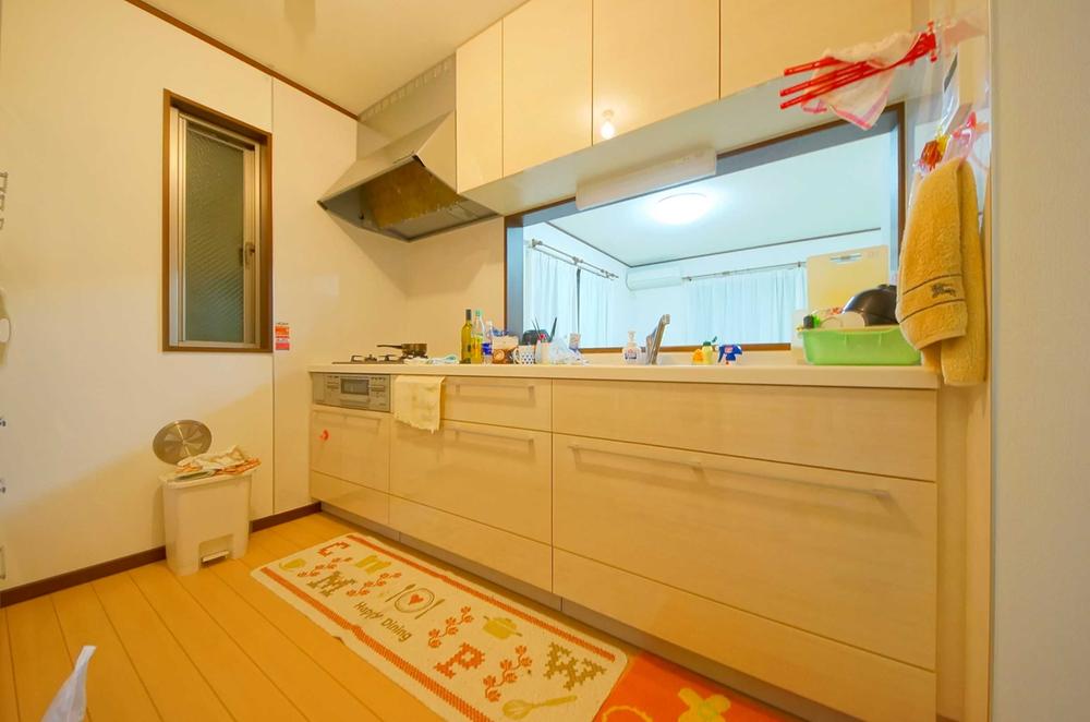 Kitchen. Indoor (11 May 2013) Shooting, Easy-to-use kitchen.