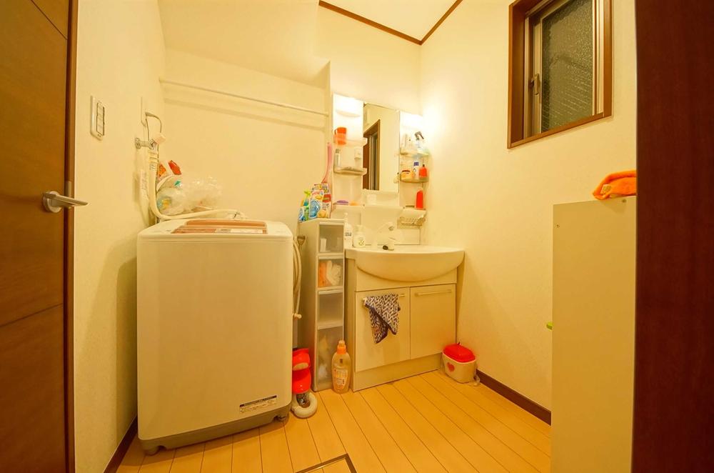 Wash basin, toilet. Indoor (11 May 2013) Shooting, Storage is abundant vanity.