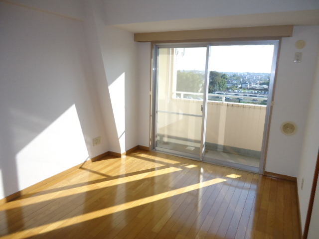 Living and room. key money ・ No security deposit! Fully equipped